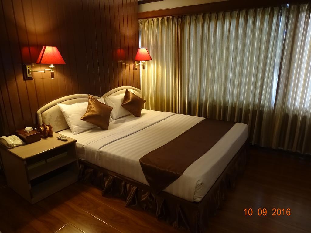 Bed and Breakfast Backpackerz @ Orchid Yangón Exterior foto