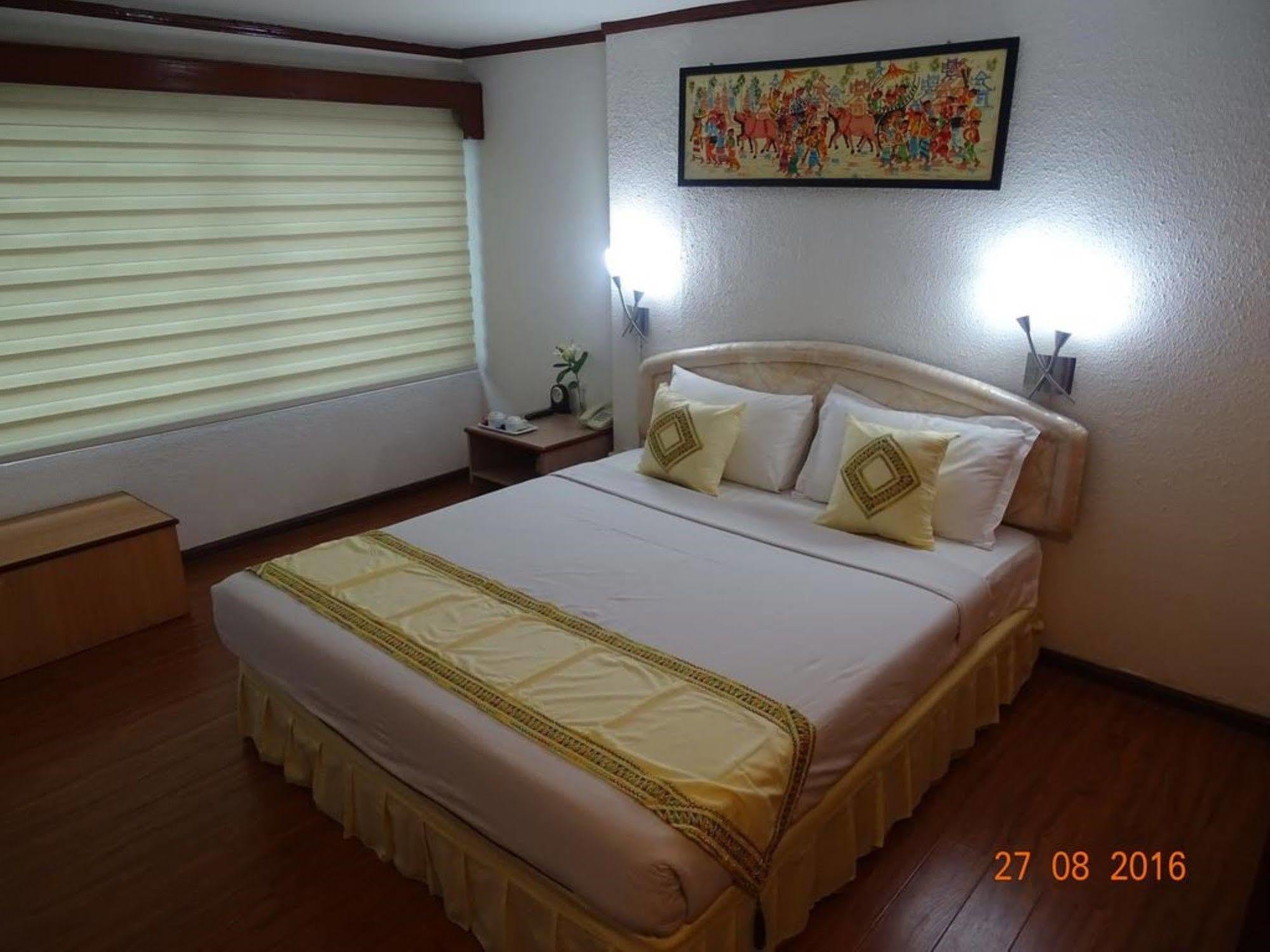 Bed and Breakfast Backpackerz @ Orchid Yangón Exterior foto